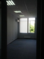 ქირავდება - ოფისი